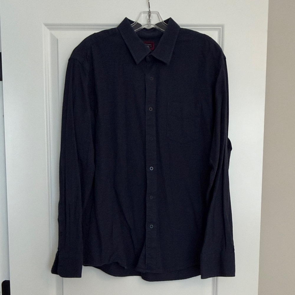 UNTUCKit Men's Dark Blue Button Down Shirt